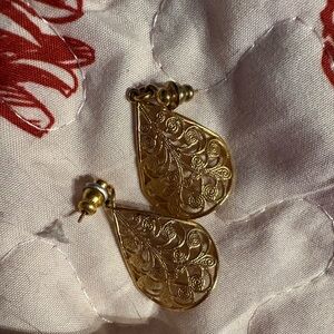 Elegant Gold Teardrop Earrings